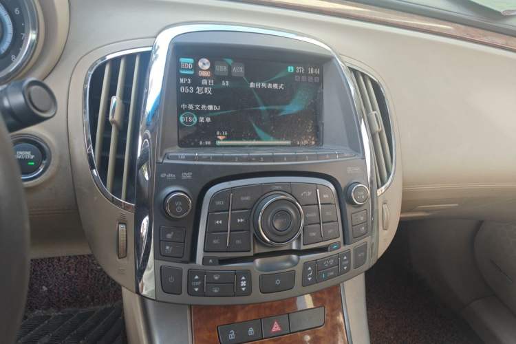 Used Buick LaCrosse 2012 2.4L SIDI Luxury Edition Audio And AC Panel