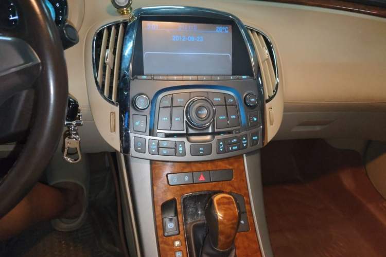 Used Buick LaCrosse 2012 2.4L SIDI Haoya Edition Audio And AC Panel