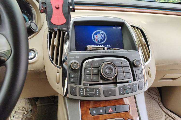 Used Buick LaCrosse 2012 2.4L SIDI Luxury Edition Audio And AC Panel