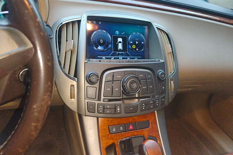 Used Buick LaCrosse 2012 2.4L SIDI Elegant Edition Audio And AC Panel