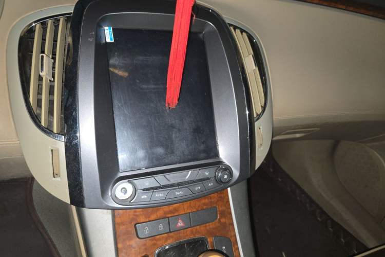Used Buick LaCrosse 2012 2.4L SIDI Comfort Edition Audio And AC Panel