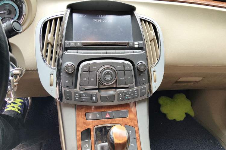Used Buick LaCrosse 2012 2.4L SIDI Elegant Edition Audio And AC Panel