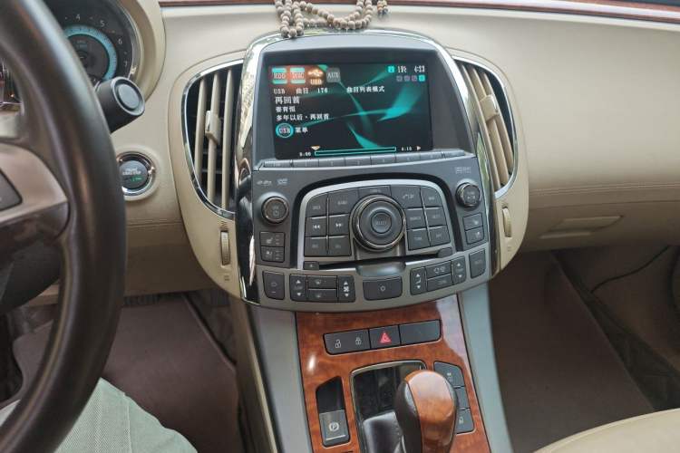 Used Buick LaCrosse 2012 2.4L SIDI Luxury Edition Audio And AC Panel