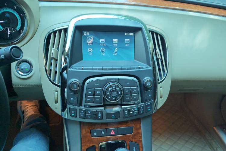 Used Buick LaCrosse 2012 2.4L SIDI Haoya Edition Audio And AC Panel
