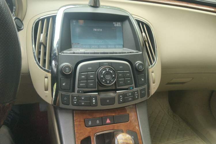 Used Buick LaCrosse 2012 2.4L SIDI Haoya Edition Audio And AC Panel