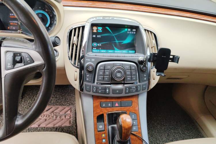 Used Buick LaCrosse 2012 2.4L SIDI Luxury Edition Audio And AC Panel