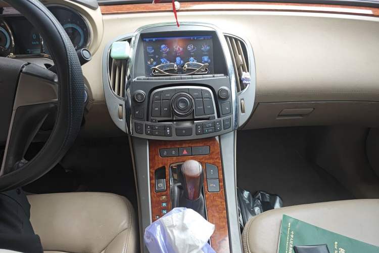 Used Buick LaCrosse 2012 2.4L SIDI Elegant Edition Audio And AC Panel
