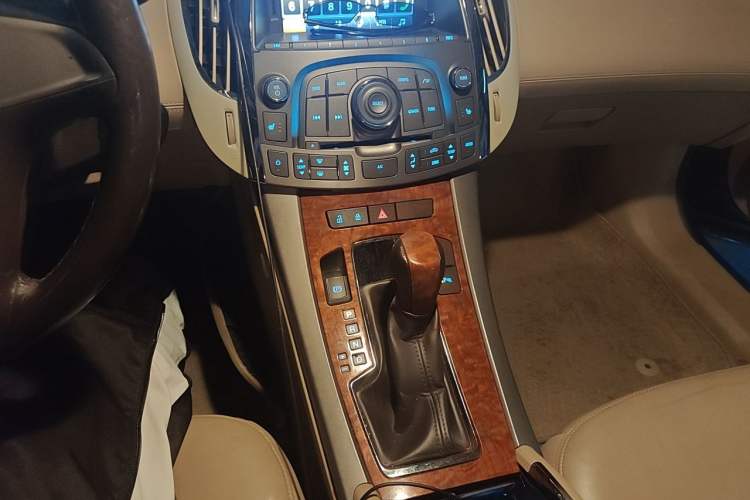 Used Buick LaCrosse 2012 2.4L SIDI Luxury Edition Audio And AC Panel