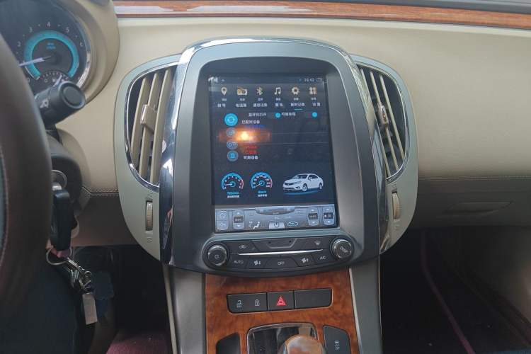 Used Buick LaCrosse 2012 2.4L SIDI Elegant Edition Audio And AC Panel