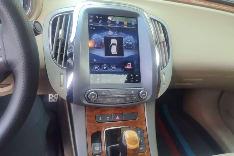 Used Buick LaCrosse 2012 2.4L SIDI Luxury Edition Audio And AC Panel