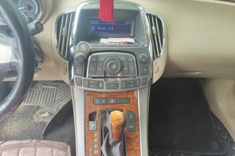 Used Buick LaCrosse 2012 2.4L SIDI Elegant Edition Audio And AC Panel