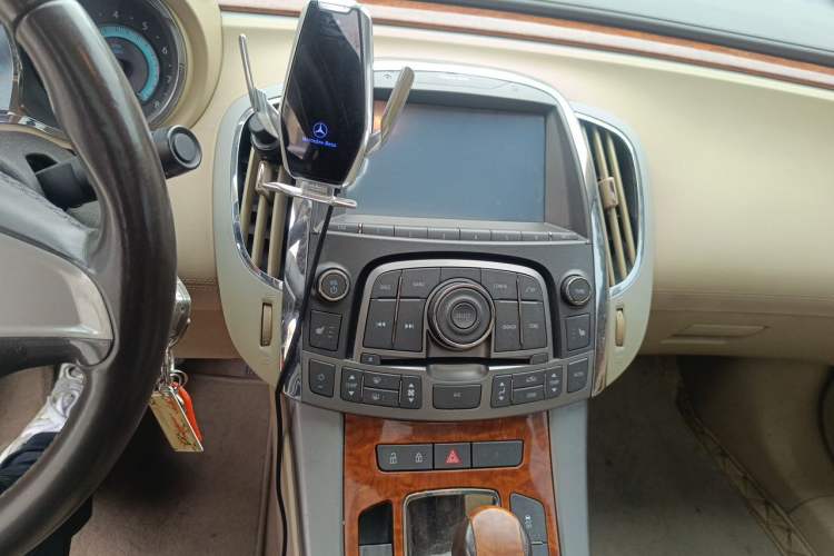 Used Buick LaCrosse 2012 2.4L SIDI Luxury Edition Audio And AC Panel