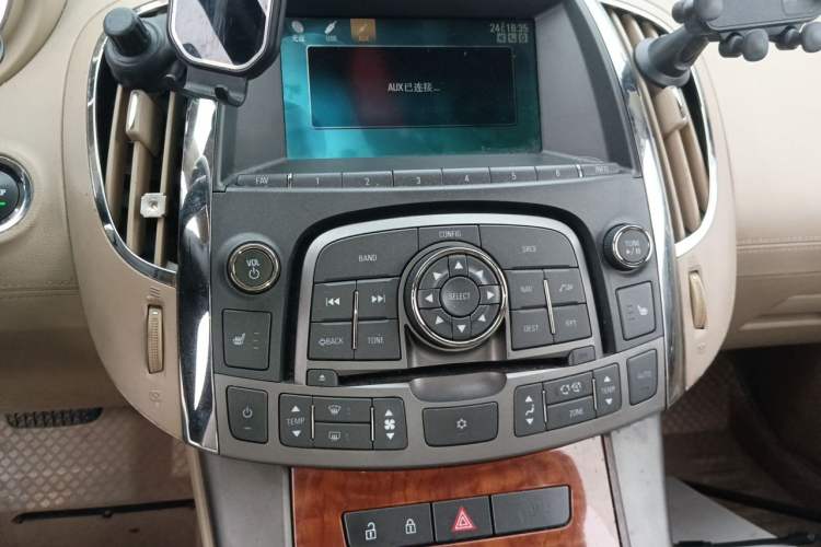 Used Buick LaCrosse 2012 2.4L SIDI Haoya Edition Audio And AC Panel