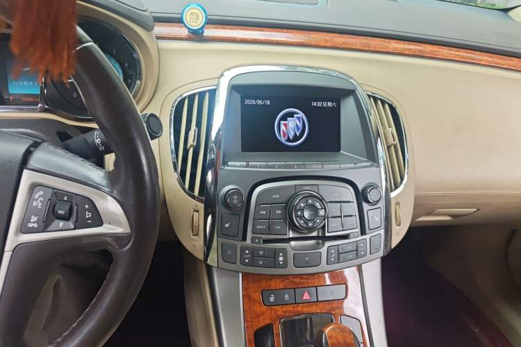 Used Buick LaCrosse 2012 2.4L SIDI Haoya Edition Audio And AC Panel