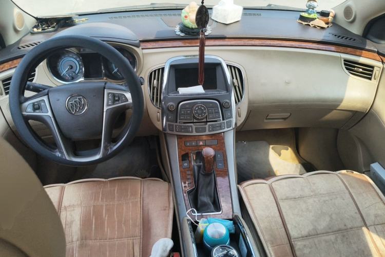 Used Buick LaCrosse 2012 2.4L SIDI Haoya Edition Center Console