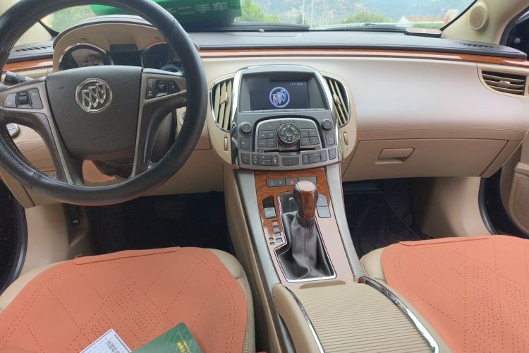 Used Buick LaCrosse 2012 2.4L SIDI Haoya Edition Center Console
