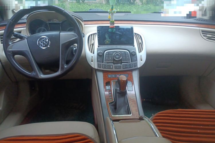 Used Buick LaCrosse 2012 eAssist 2.4L Elegance Edition Center Console