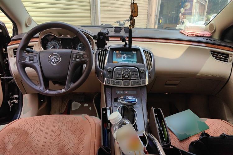 Used Buick LaCrosse 2012 2.4L SIDI Haoya Edition Center Console