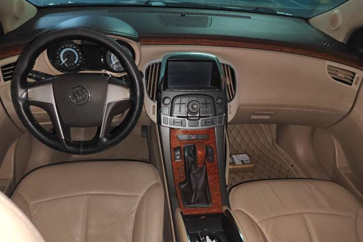 Used Buick LaCrosse 2012 2.0T Comfort Edition Center Console
