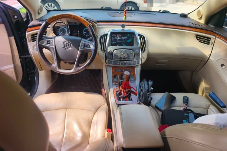 Used Buick LaCrosse 2012 2.4L SIDI Luxury Edition Center Console