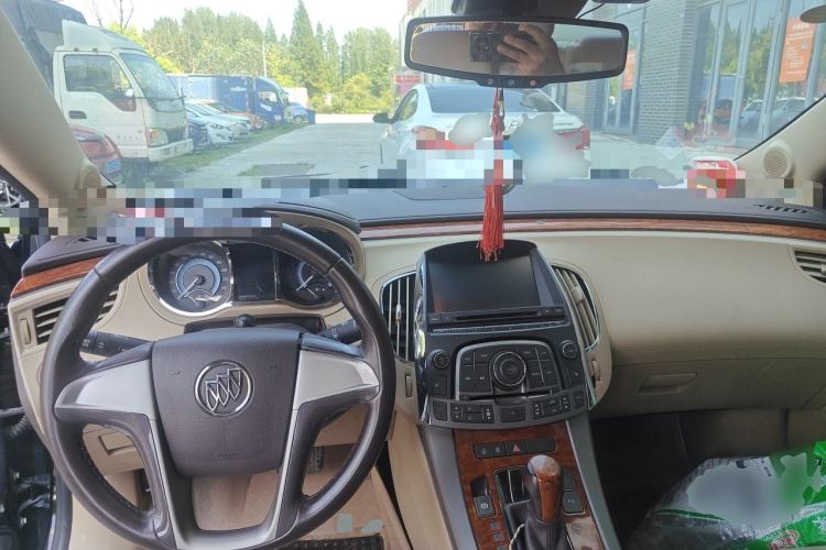 Used Buick LaCrosse 2012 2.4L SIDI Comfort Edition Center Console