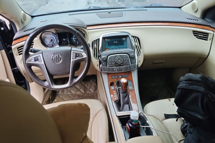 Used Buick LaCrosse 2012 eAssist 2.4L Luxury Edition Center Console
