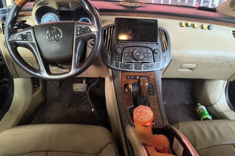 Used Buick LaCrosse 2012 2.4L SIDI Luxury Edition Center Console