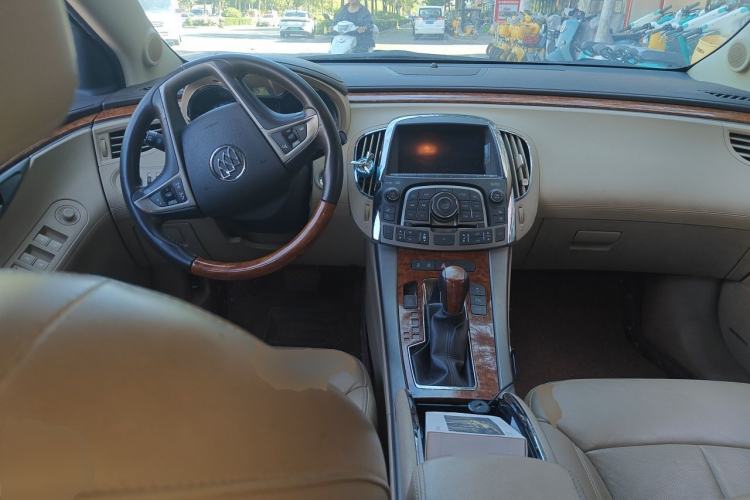 Used Buick LaCrosse 2012 2.4L SIDI Haoya Edition Center Console