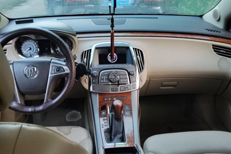 Used Buick LaCrosse 2012 2.4L SIDI Haoya Edition Center Console