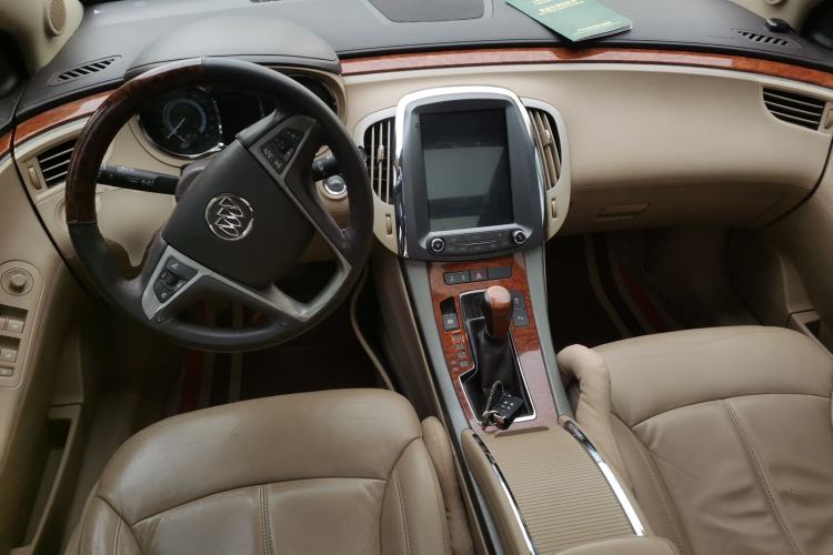 Used Buick LaCrosse 2012 2.4L SIDI Haoya Edition Center Console