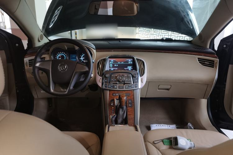 Used Buick LaCrosse 2012 2.4L SIDI Comfort Edition Center Console