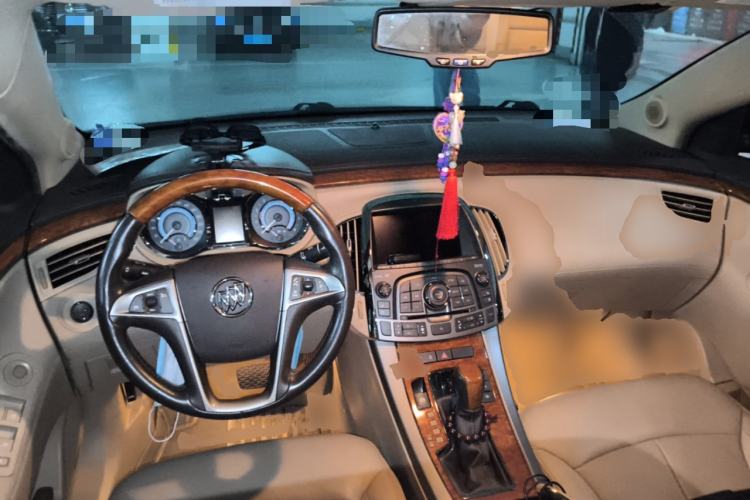 Used Buick LaCrosse 2012 2.4L SIDI Luxury Edition Center Console