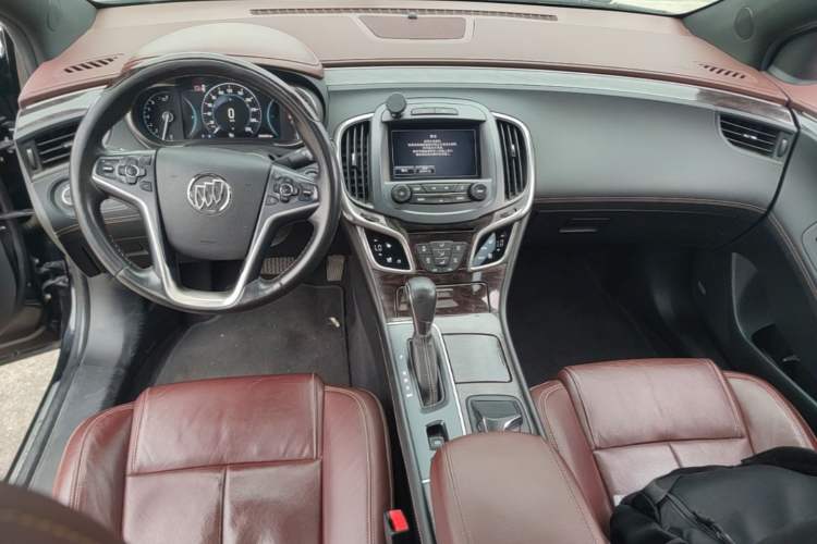 Used Buick LaCrosse 2012 2.4L SIDI Luxury Edition Center Console