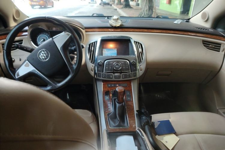 Used Buick LaCrosse 2012 2.4L SIDI Comfort Edition Center Console