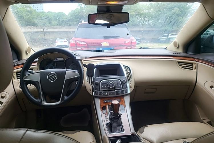 Used Buick LaCrosse 2012 2.4L SIDI Comfort Edition Center Console