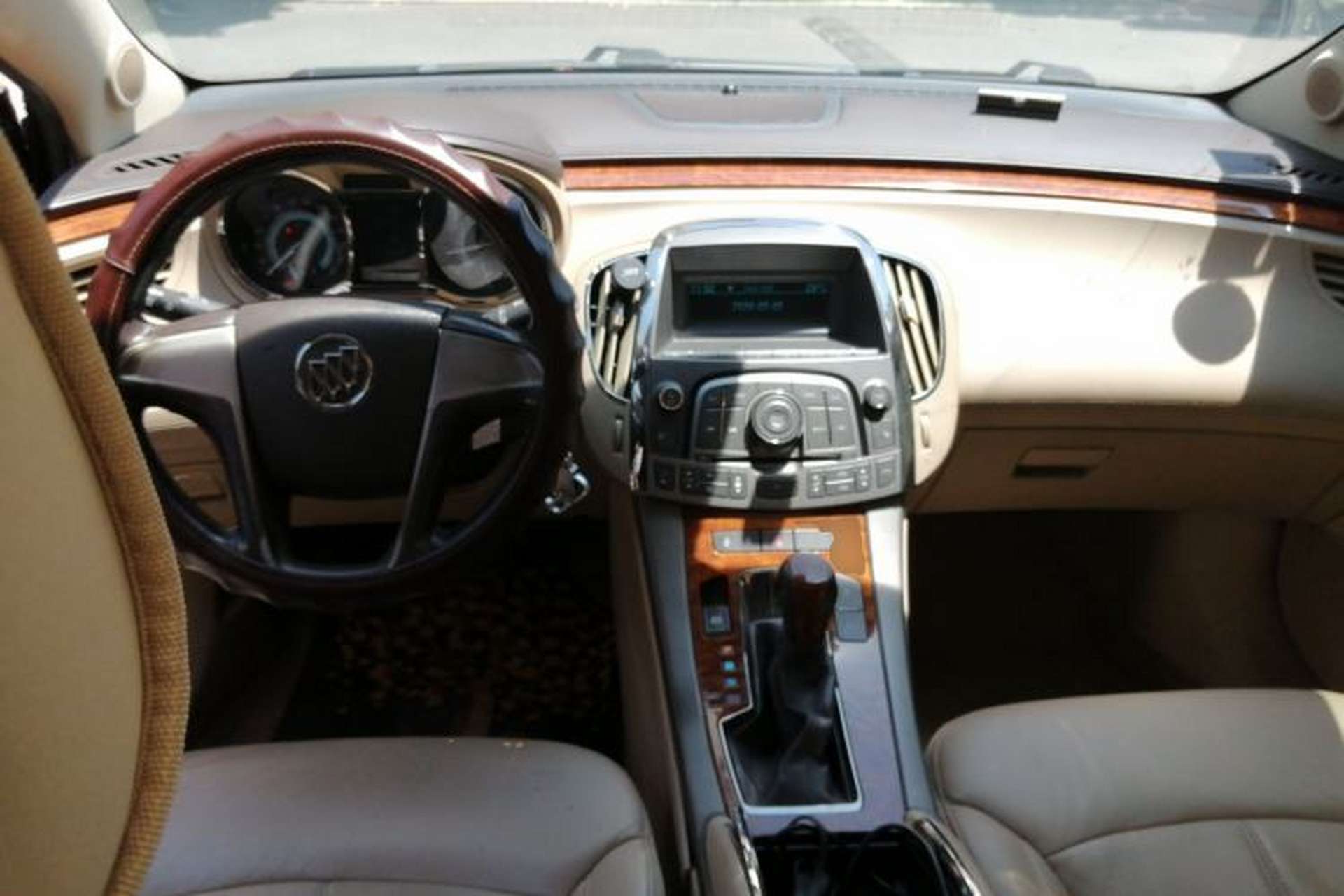 Used Buick LaCrosse 2012 2.4L SIDI Elegant Edition Center Console