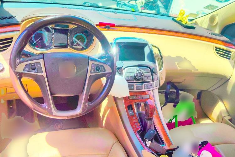 Used Buick LaCrosse 2012 2.4L SIDI Haoya Edition Center Console