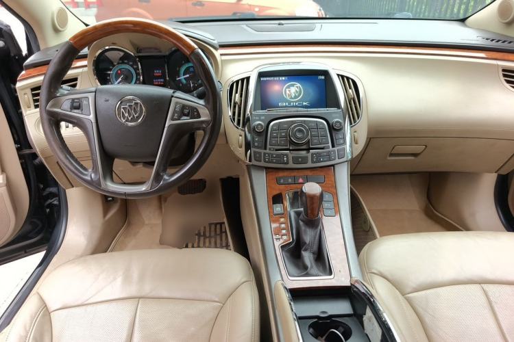 Used Buick LaCrosse 2012 2.4L SIDI Luxury Edition Center Console