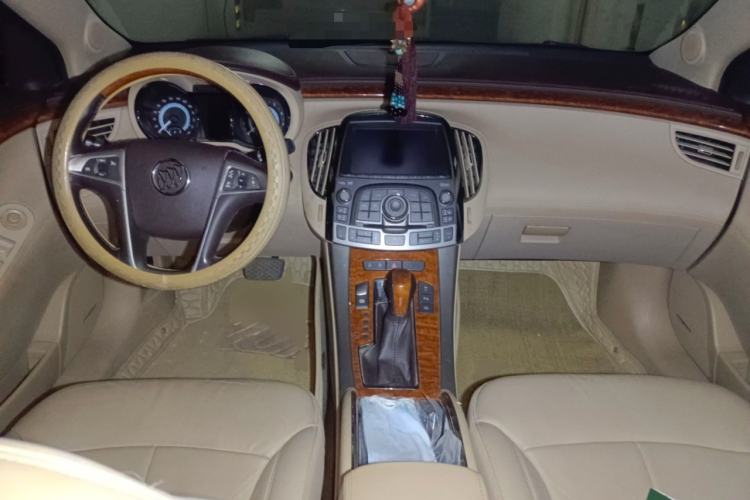 Used Buick LaCrosse 2012 2.4L SIDI Luxury Edition Center Console