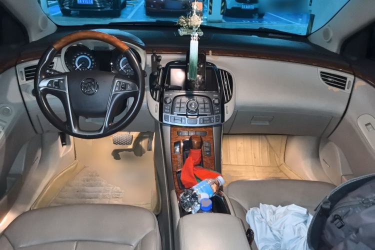 Used Buick LaCrosse 2012 2.4L SIDI Luxury Edition Center Console