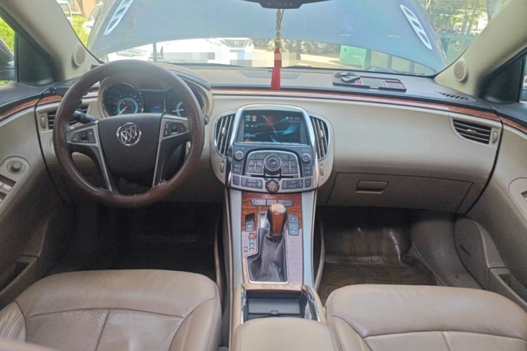 Used Buick LaCrosse 2012 2.4L SIDI Luxury Edition Center Console