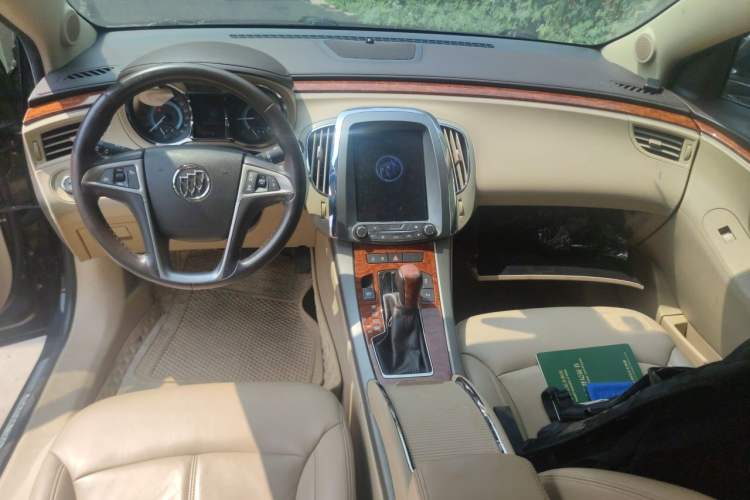 Used Buick LaCrosse 2012 2.4L SIDI Haoya Edition Center Console