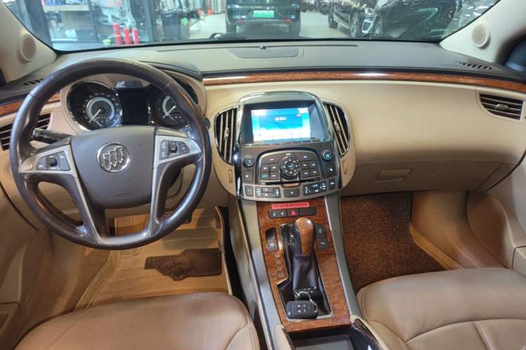Used Buick LaCrosse 2012 2.4L SIDI Haoya Edition Center Console