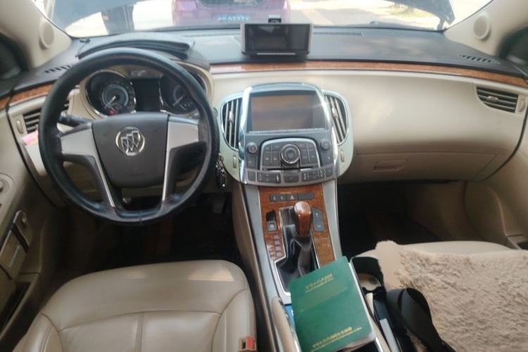 Used Buick LaCrosse 2012 2.4L SIDI Comfort Edition Center Console