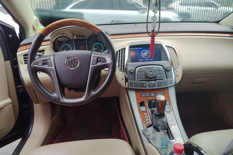 Used Buick LaCrosse 2012 2.4L SIDI Luxury Edition Center Console