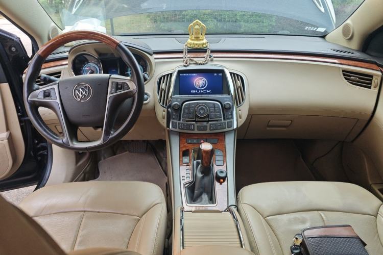 Used Buick LaCrosse 2012 2.4L SIDI Luxury Edition Center Console