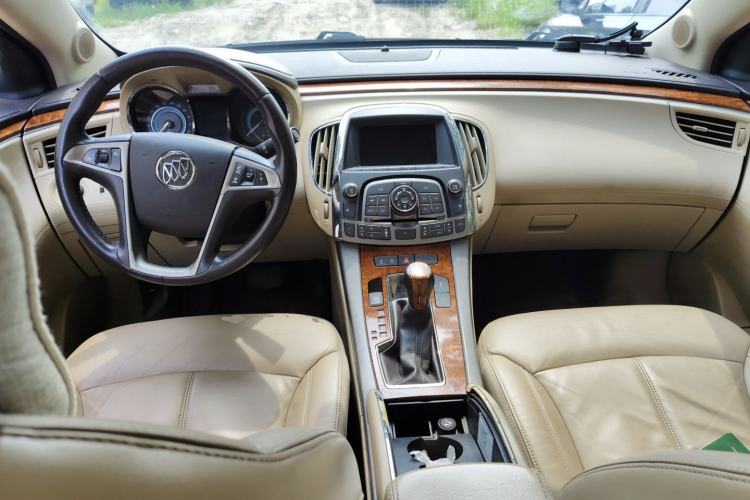 Used Buick LaCrosse 2012 2.4L SIDI Haoya Edition Center Console