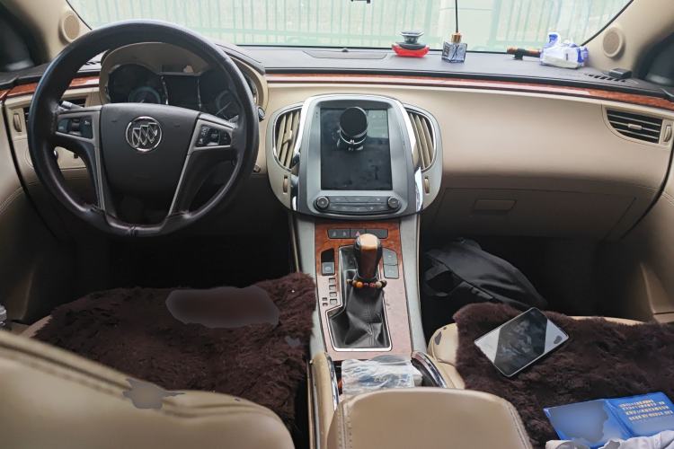 Used Buick LaCrosse 2012 2.4L SIDI Luxury Edition Center Console