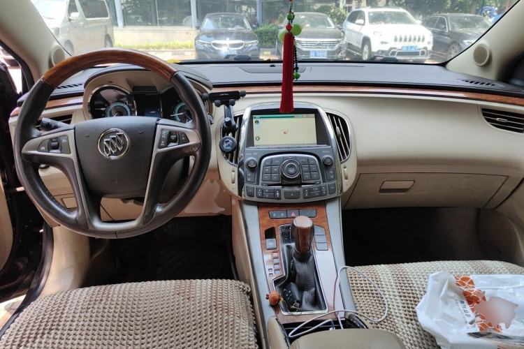 Used Buick LaCrosse 2012 2.4L SIDI Luxury Edition Center Console