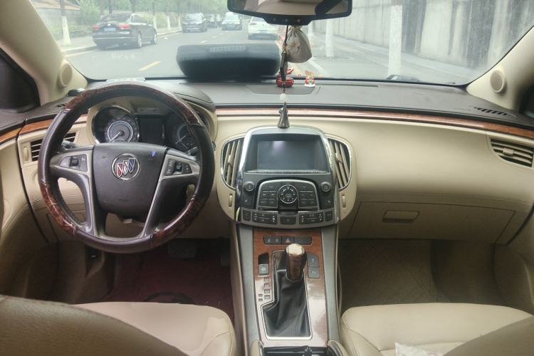 Used Buick LaCrosse 2012 2.4L SIDI Haoya Edition Center Console